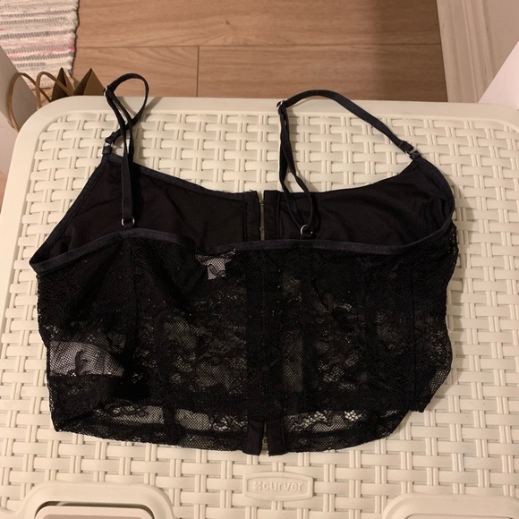 Lace Hook and Eye top🎉🍾👯‍♀️ - Picture 2 of 3